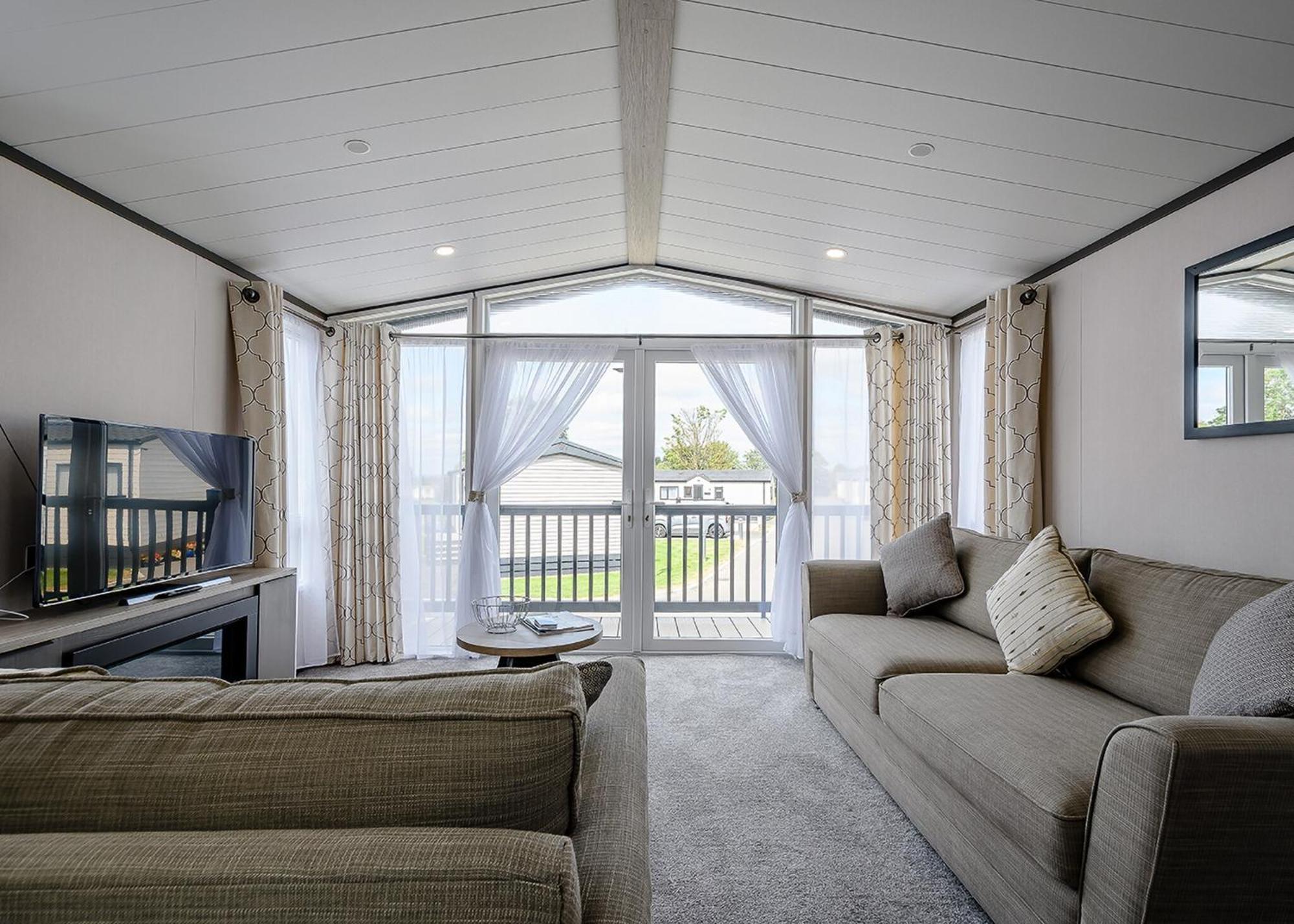 Green Meadows Country Park Hotel Harker Buitenkant foto